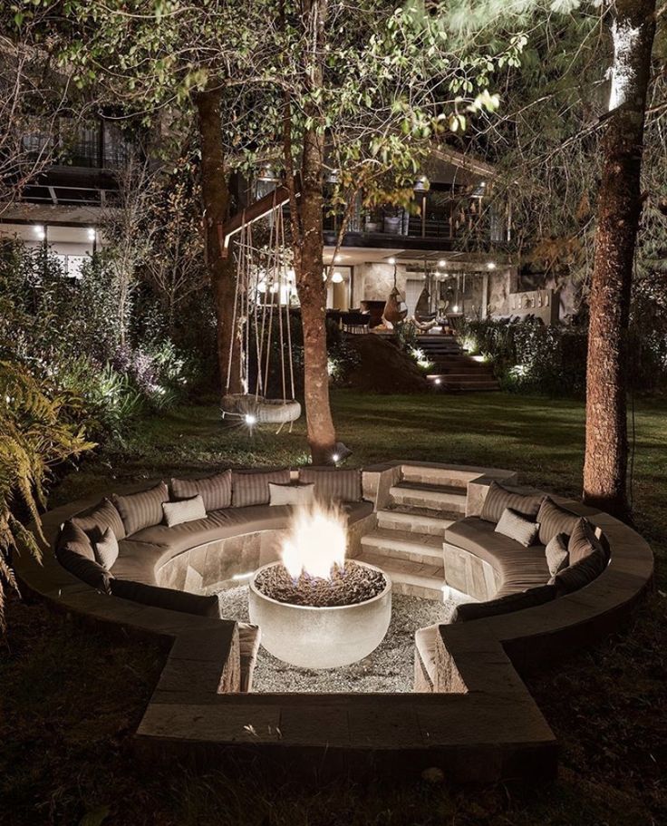 Creative Backyard Fire Pit Ideas to
Enhance Your Outdoor Space