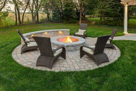 Creative Firepit Backyard Ideas to
Transform Your Outdoor Space