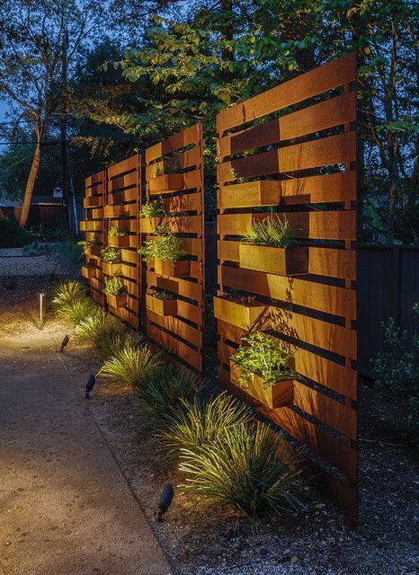 Creative Ideas for Backyard Design Along
the Fence