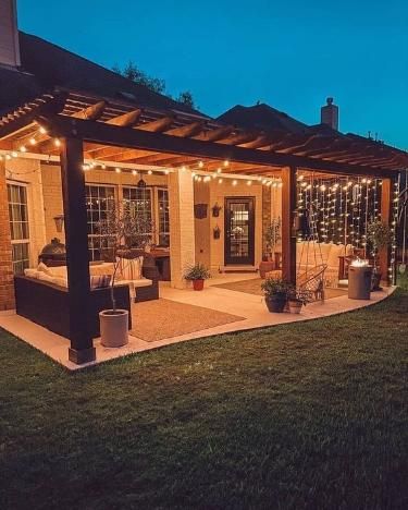 Creative and Affordable Backyard
Decorating Ideas to Transform Your Outdoor Space