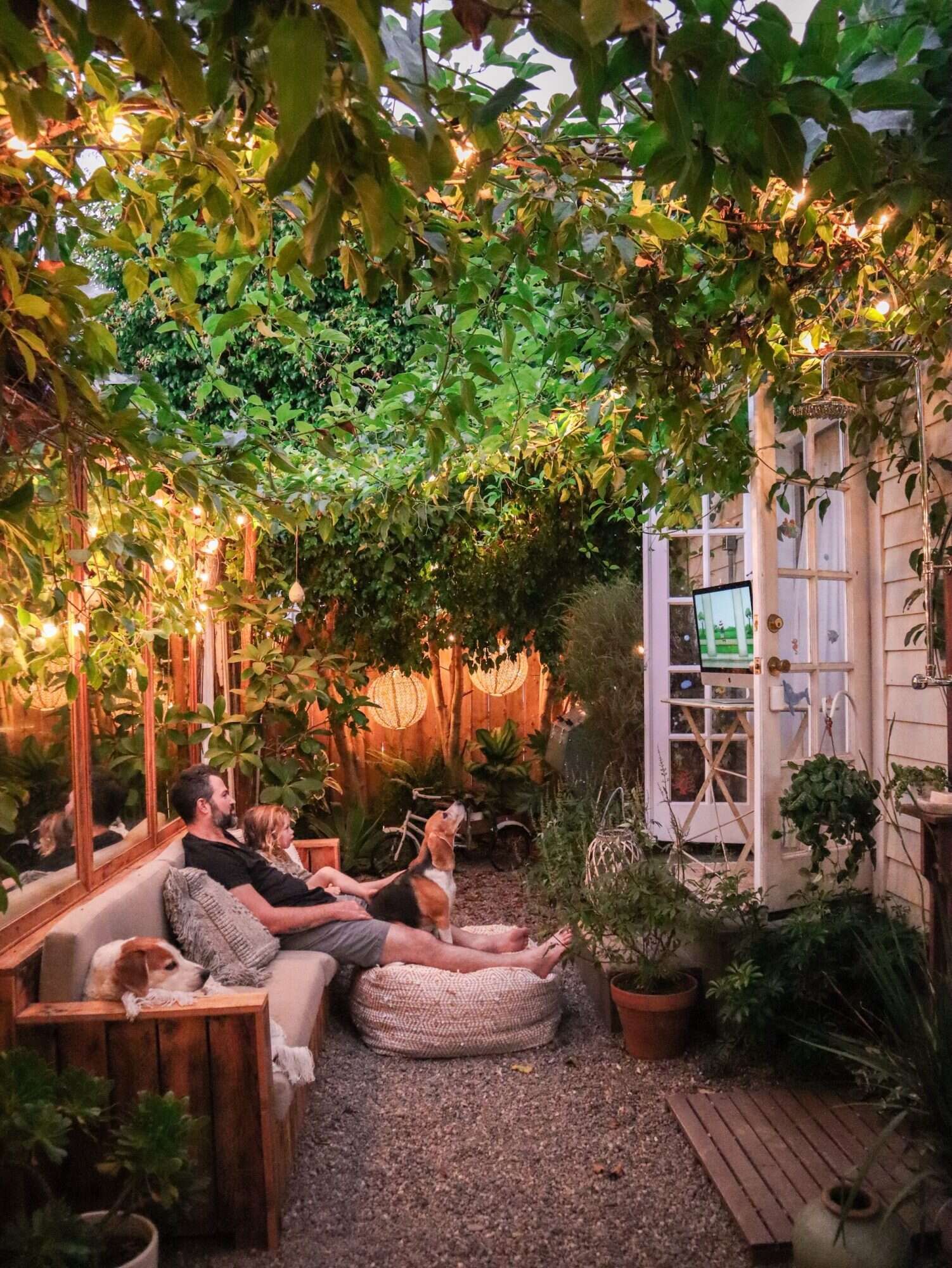 Small Backyard Ideas to Transform Your
Outdoor Space into a Cozy Oasis