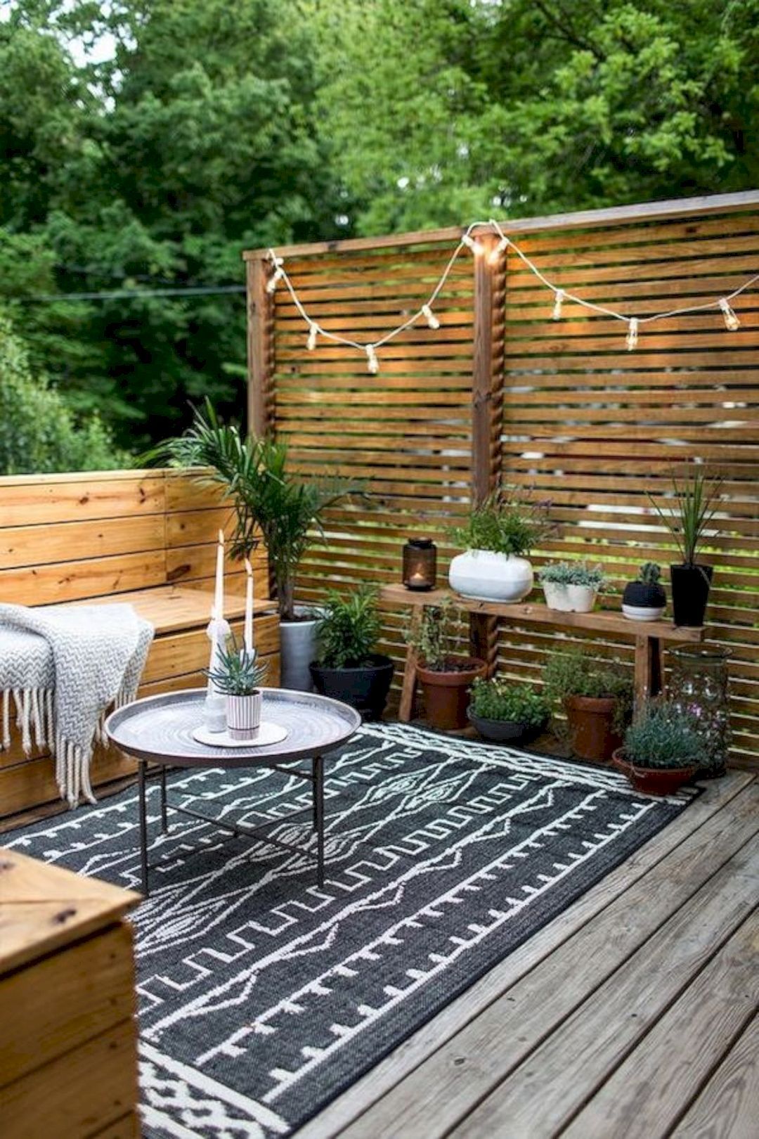 Budget-Friendly Backyard Designs to
Transform Your Outdoor Space