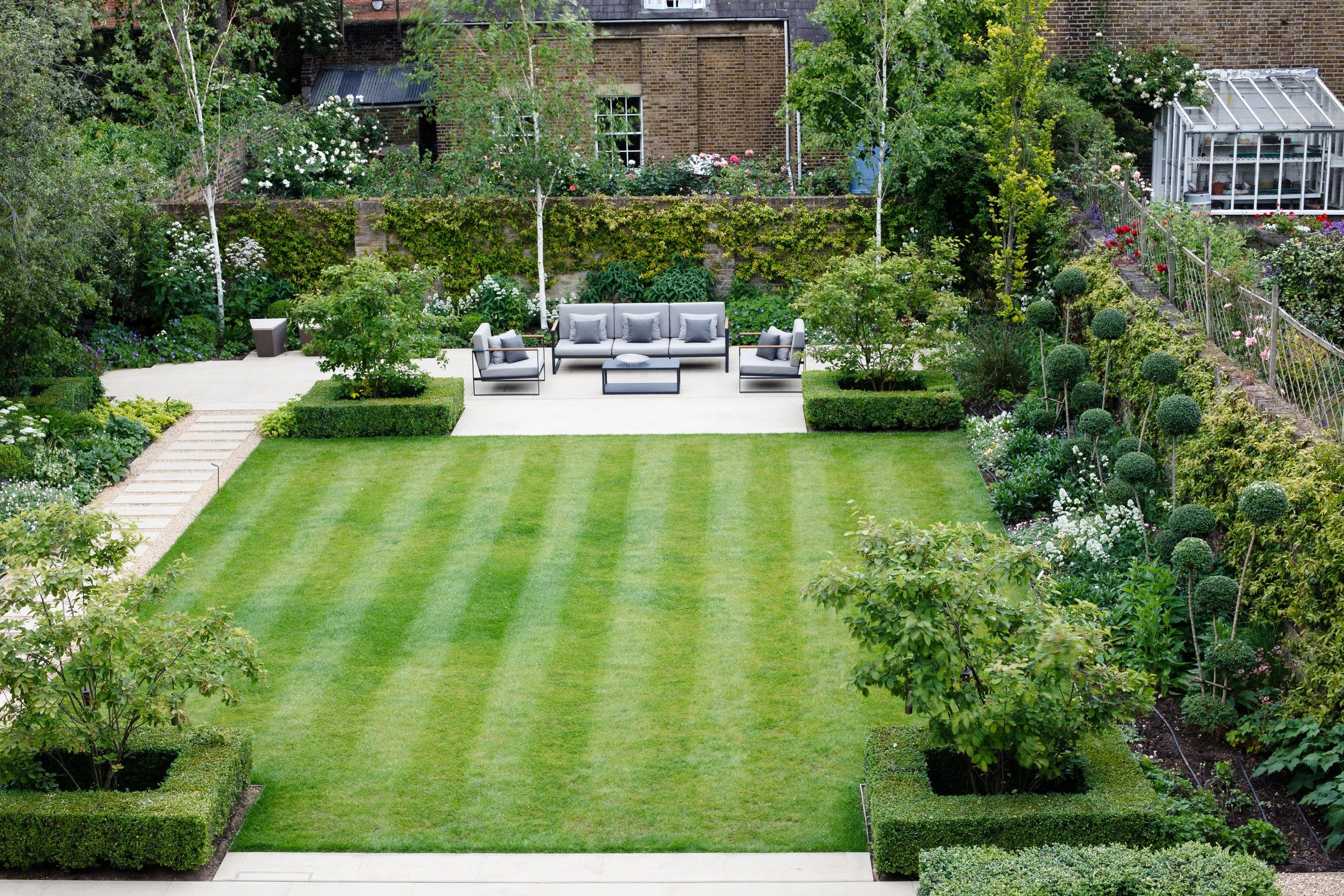 Transform Your Outdoor Space with a
Stunning Backyard Design Square