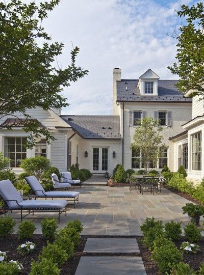 Timeless Charm: Embracing Traditional
Backyard Design