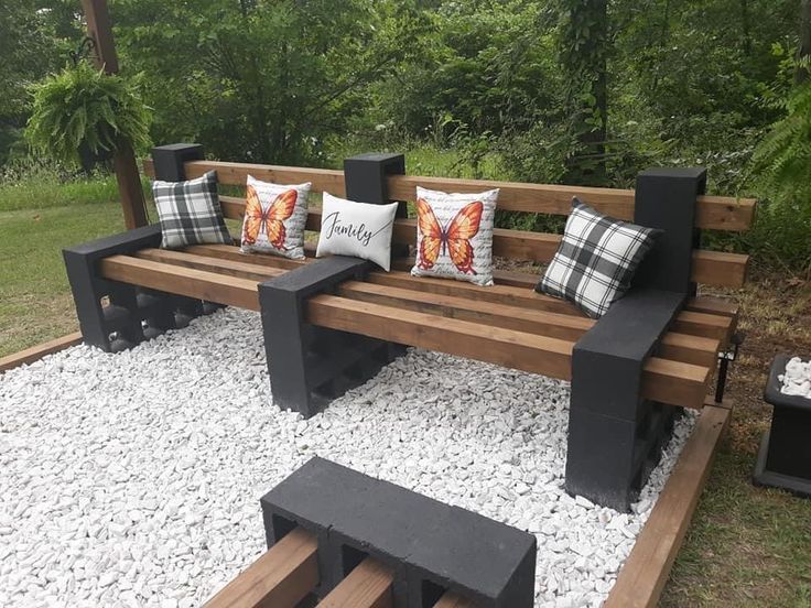 Easy DIY Backyard Design Ideas to
Transform Your Outdoor Space