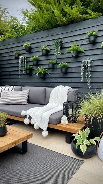 Enhancing Your Outdoor Space: Creative
Backyard Designs Along the Fence