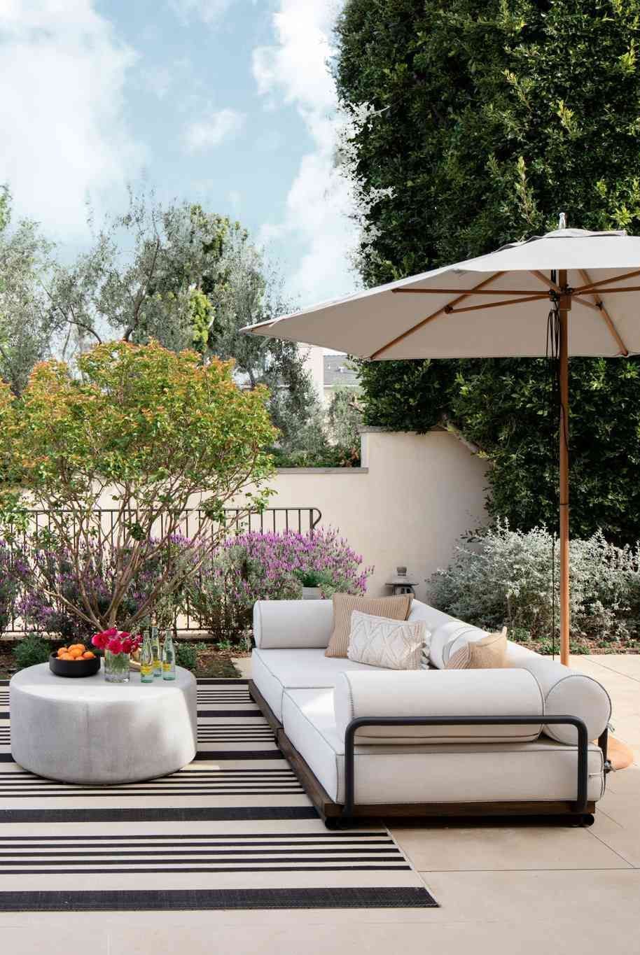 Transform Your Urban Oasis: Creative
Backyard Design Ideas for City Dwellers