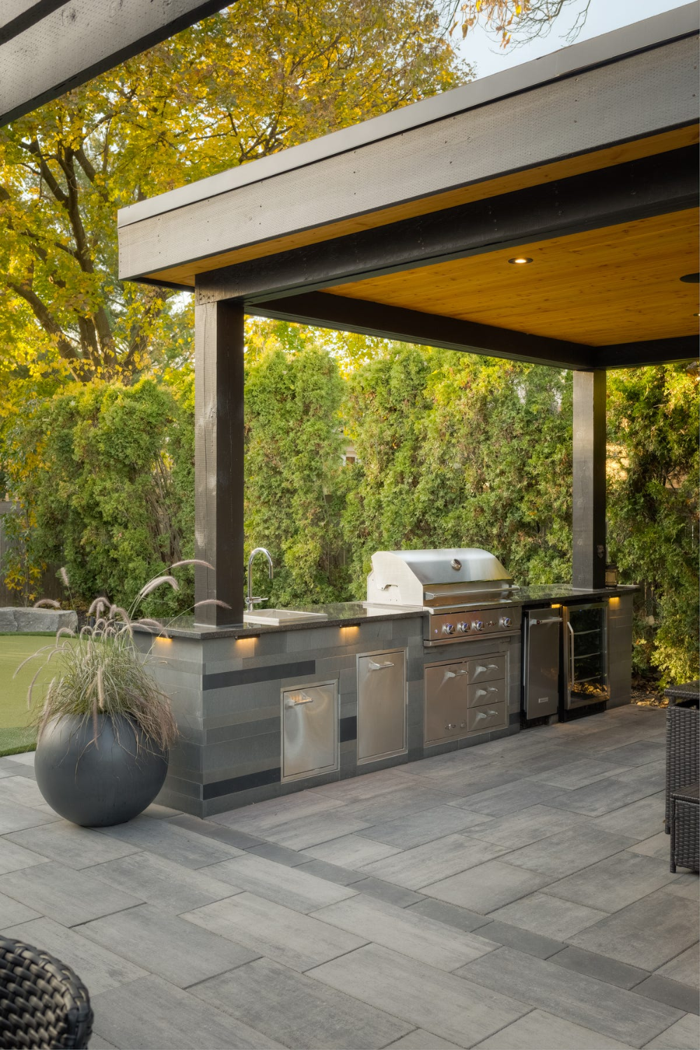 Transform Your Backyard with a Stylish
Outdoor Kitchen Design