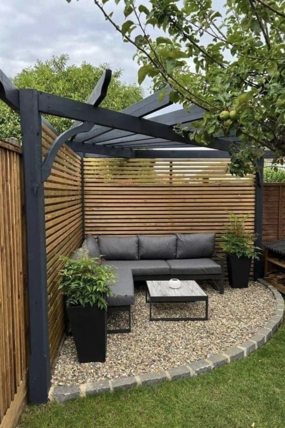 7 Brilliant Ideas for Designing a Small
Backyard