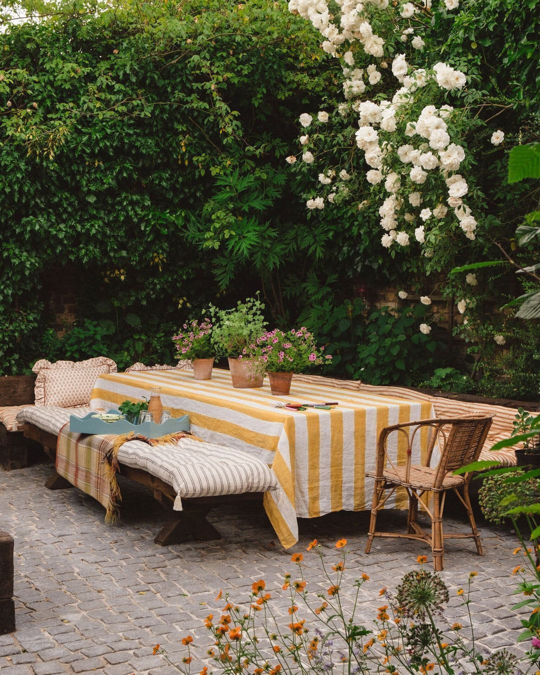 A Timeless Touch: Incorporating Vintage
Elements into Your Backyard Design