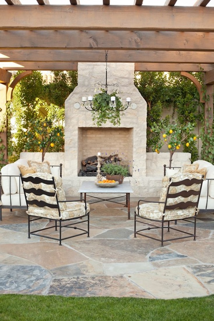 Adding Warmth and Style to Your Outdoor
Space: The Ultimate Guide to Backyard Fireplace Design