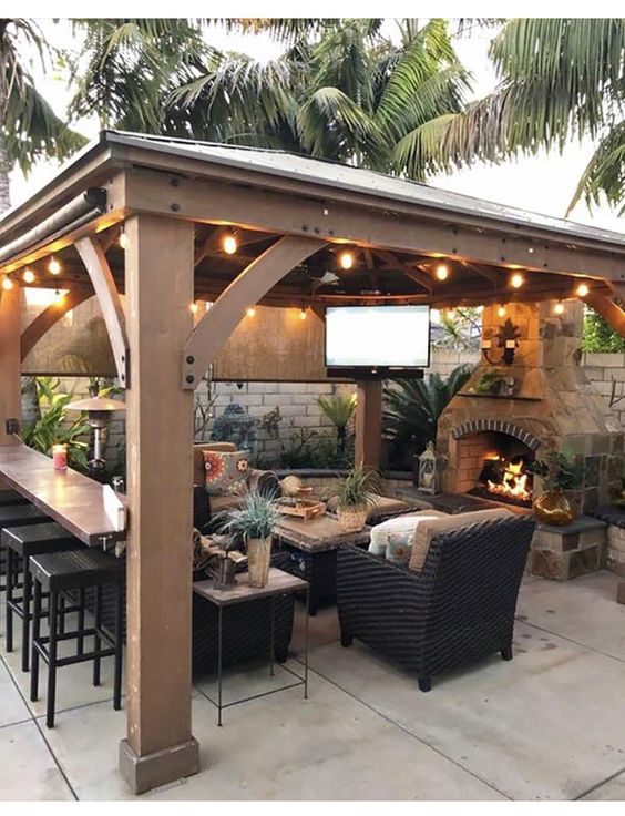 The Ultimate Guide to Creating a Backyard
Bar and Grill Oasis