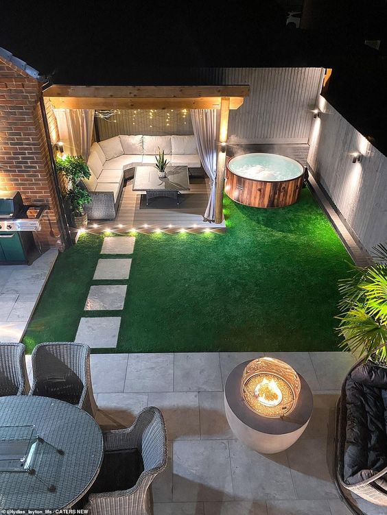 Creative Backyard Decorating Ideas to
Transform Your Outdoor Space