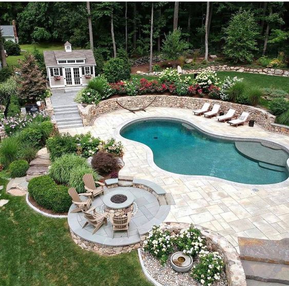 Creating a Relaxing Oasis: Backyard Pool
Landscaping Ideas to Transform Your Outdoor Space