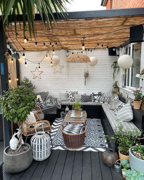 Boho Backyard Bliss: How to Create a
Stylish and Cozy Outdoor Sanctuary