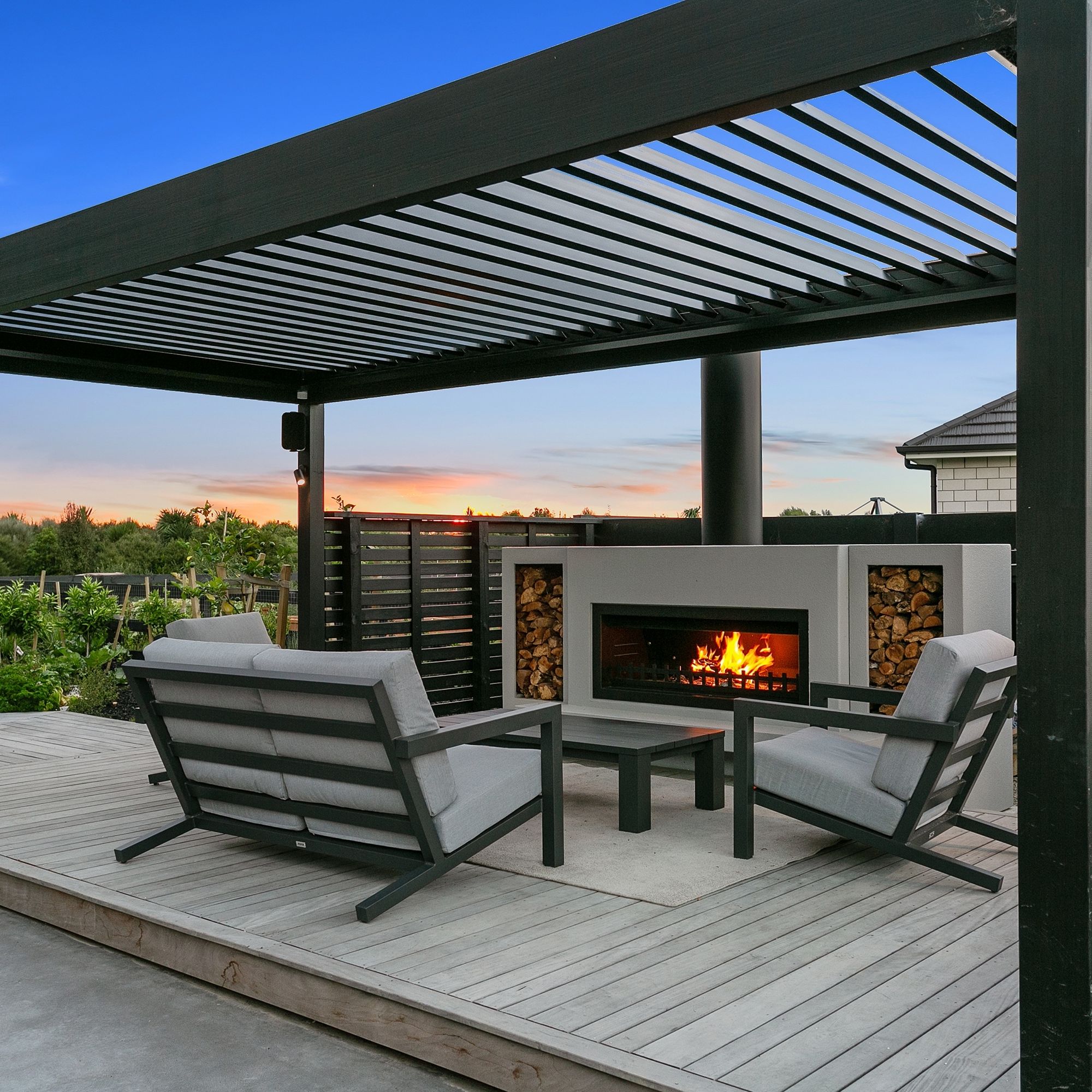 Create a Warm and Cozy Outdoor Oasis with
a Backyard Design Fireplace