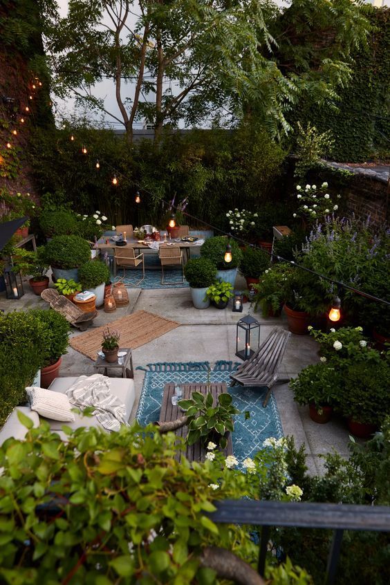 Creating Your Own Backyard Oasis: How to
Turn a Small Space into a Relaxing Retreat