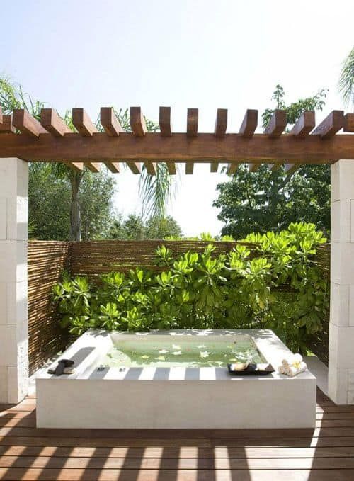 Creating Your Ultimate Outdoor Oasis:
Backyard Design Ideas with a Hot Tub