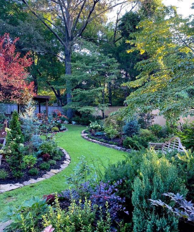 Creating a Beautiful Backyard Flower
Garden: Design Tips and Inspiration