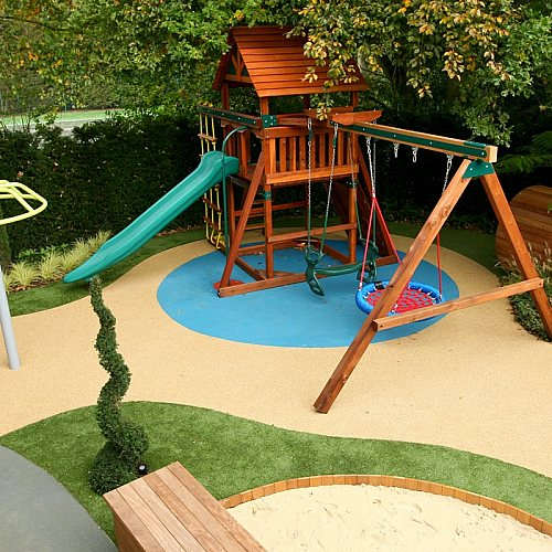 Creating a Kid-Friendly Backyard: Design
Ideas for a Fun and Safe Outdoor Play Space