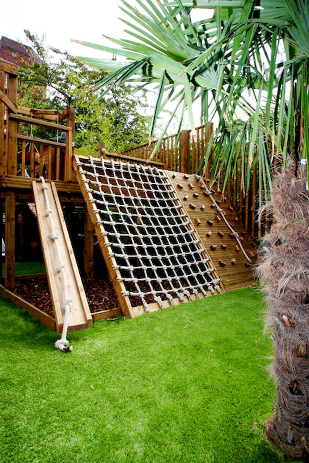 Creating a Kid-Friendly Backyard Oasis:
Tips for Designing a Playful Outdoor Space