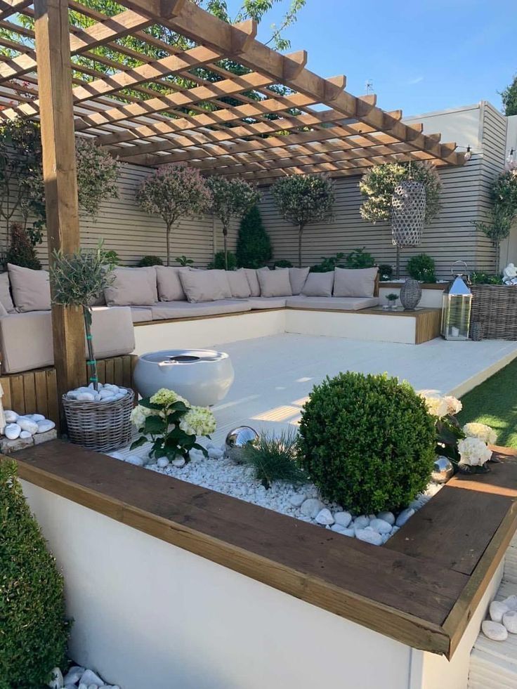 Creating a Minimalist Paradise: Backyard
Design Ideas for Simplicity and Style