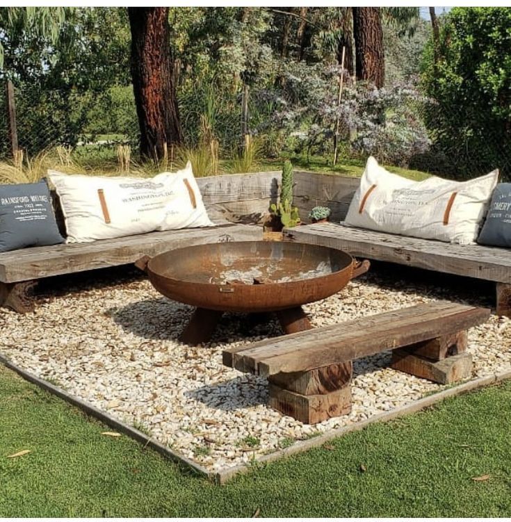 Creating a Stunning Backyard Garden on a
Budget: Tips for Elegant Yet Affordable Outdoor Spaces