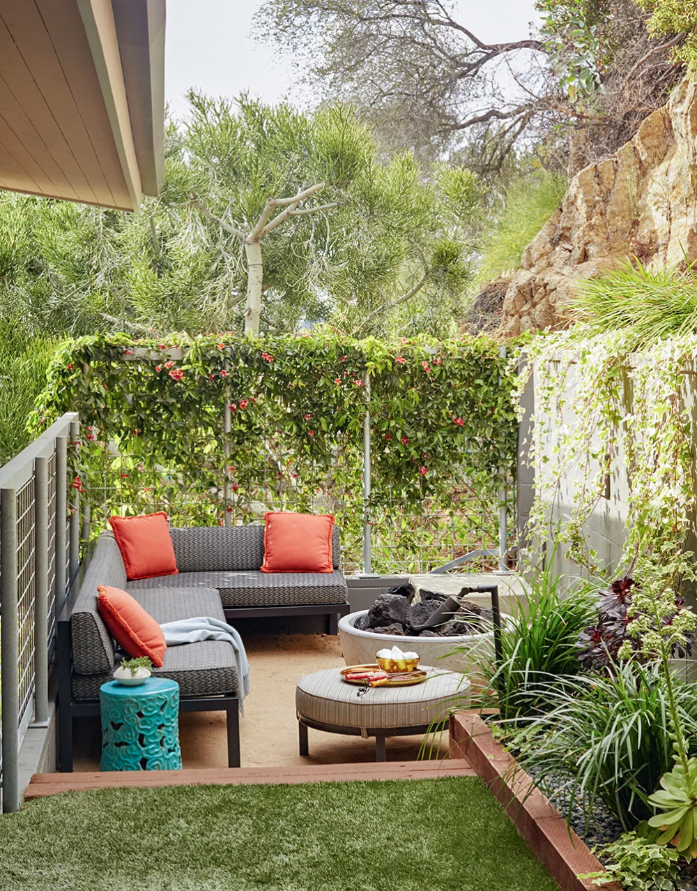 Creating a Stunning Backyard Oasis on a
Budget: Design Tips and Tricks