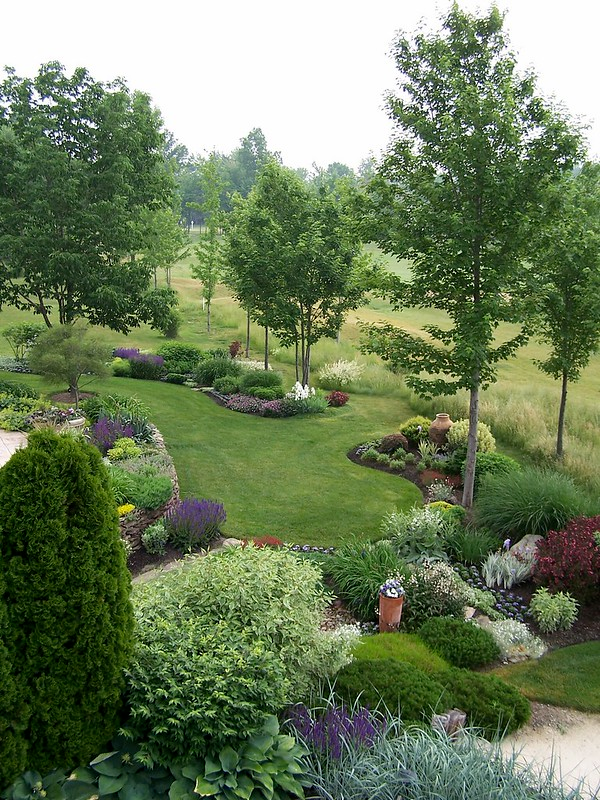 Creating a Stunning Outdoor Oasis: Tips
for Large Backyard Landscaping