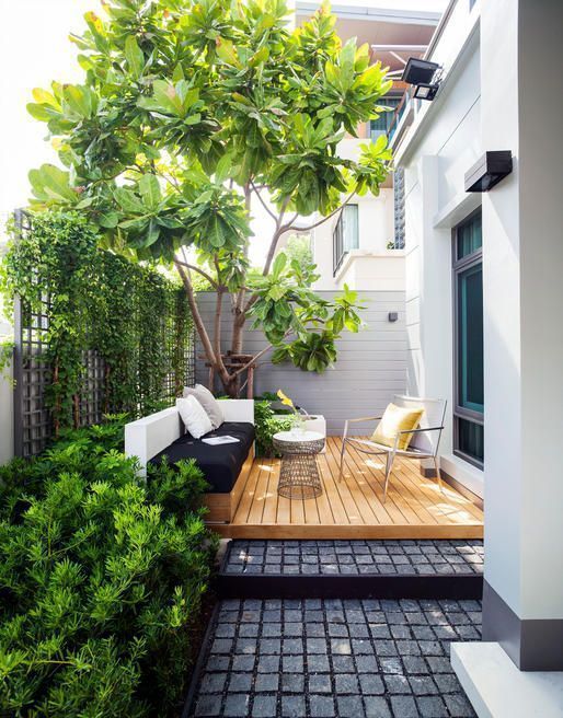 Creating a Stylish and Functional Narrow
Backyard Design