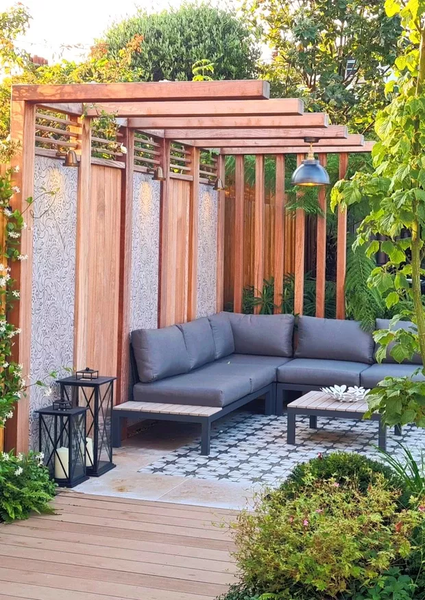 Creating the Perfect Backyard Oasis for
Family Fun and Relaxation: The Ultimate Guide to Backyard Design