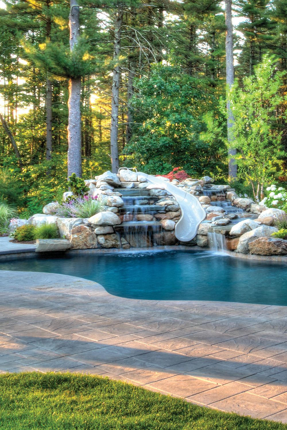 Creating the Ultimate Oasis: Backyard
Pool Design Tips for a Relaxing Retreat