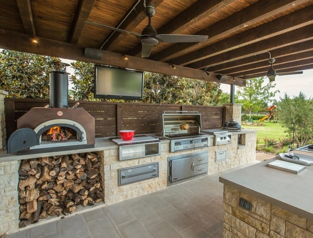 Creating the Ultimate Outdoor Oasis:
Backyard Kitchen Design Ideas