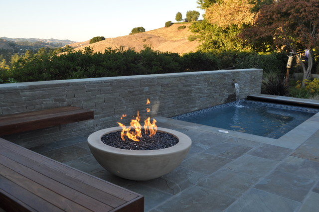 Creating the Ultimate Outdoor Oasis: How
to Design a Backyard with a Hot Tub and Fire Pit