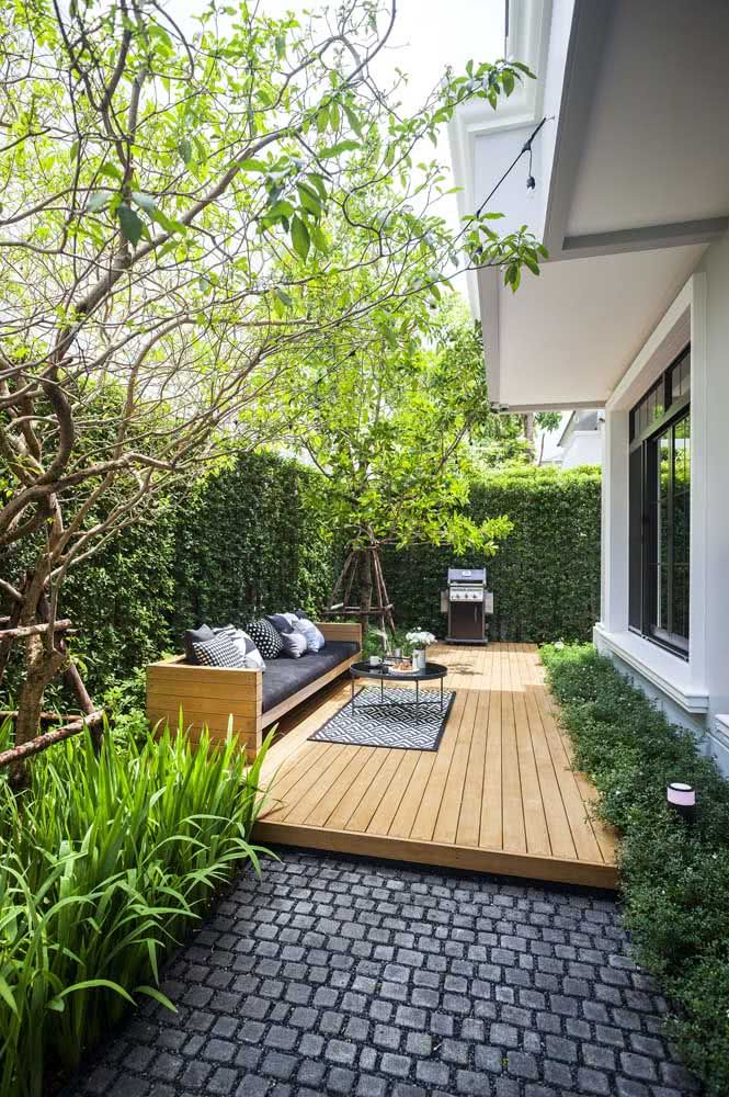 Creative Ideas for Maximizing Space in
Small Backyard Designs