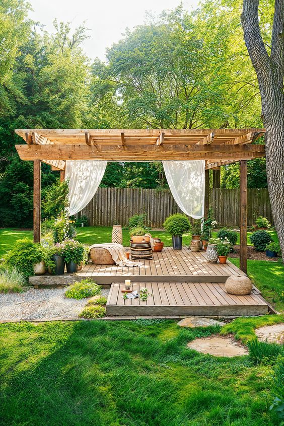 Transform Your Outdoor Space: DIY
Backyard Landscaping Ideas for a Stunning Yard