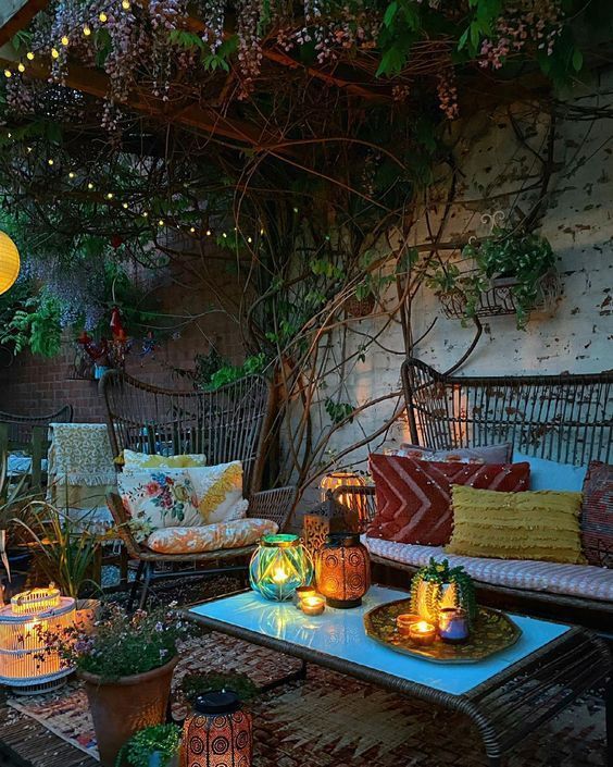 Embracing Old-World Charm: Vintage
Backyard Design Ideas