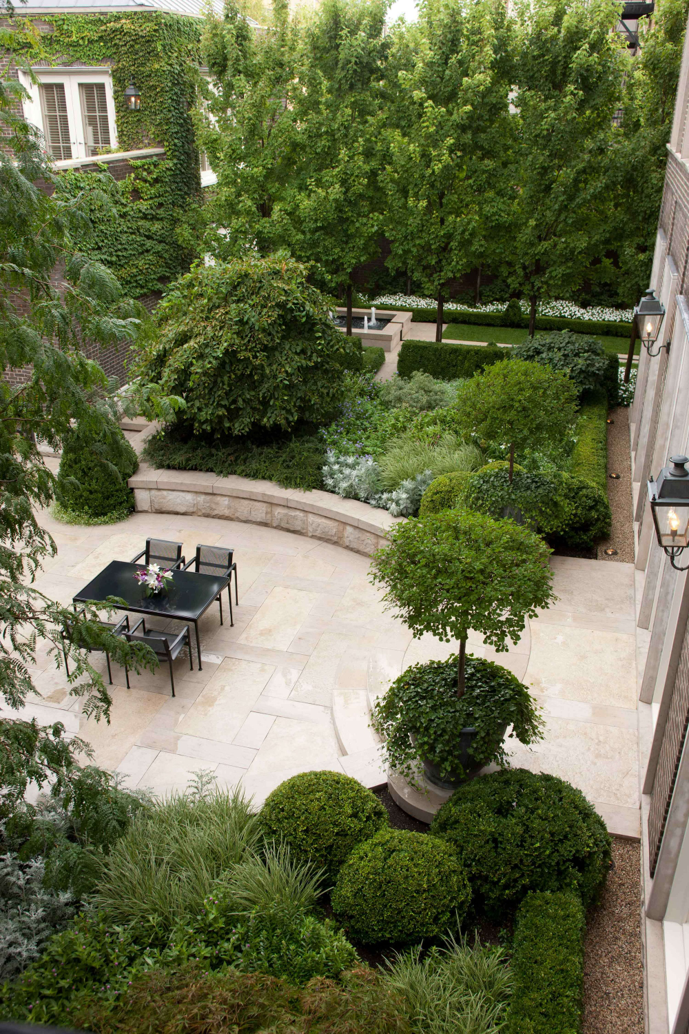 Embracing Timeless Elegance: Classic
Backyard Designs That Never Go Out of Style