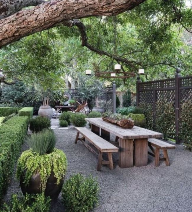 Embracing the Charm of Rustic Backyard
Design: How to Create a Cozy Outdoor Retreat