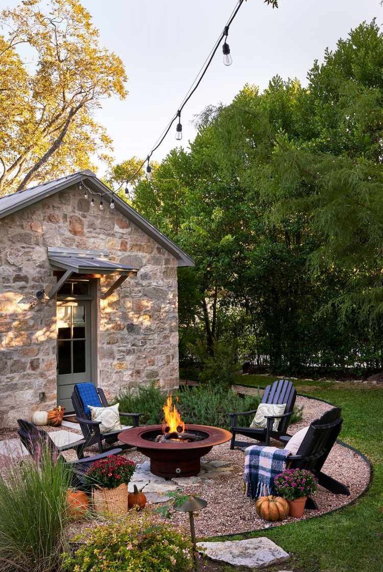 Enhance Your Outdoor Space with Stunning
Firepits: Backyard Landscaping Ideas