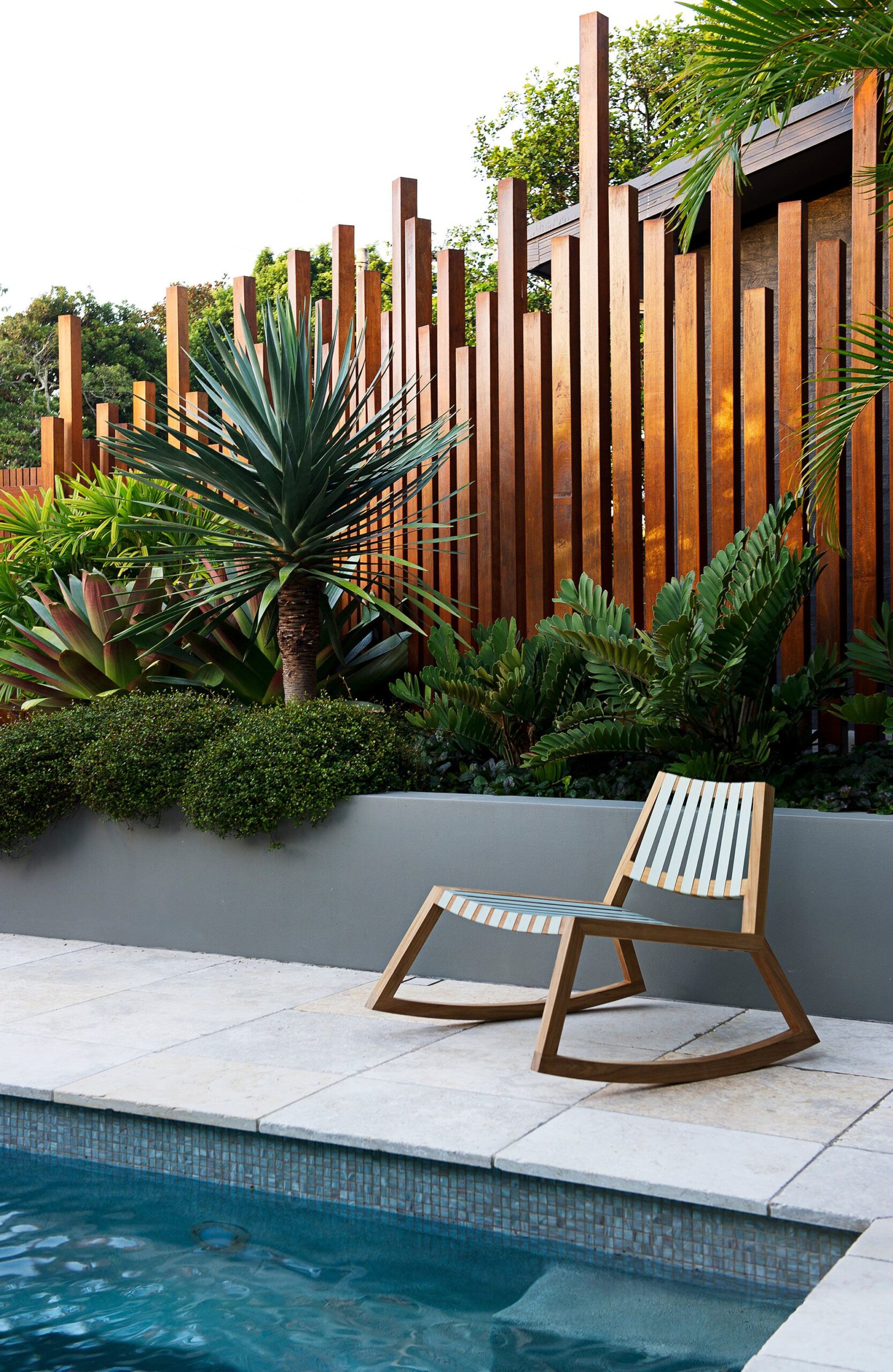 Enhancing Your Outdoor Oasis: Stylish
Fence Ideas for Backyard Garden Design