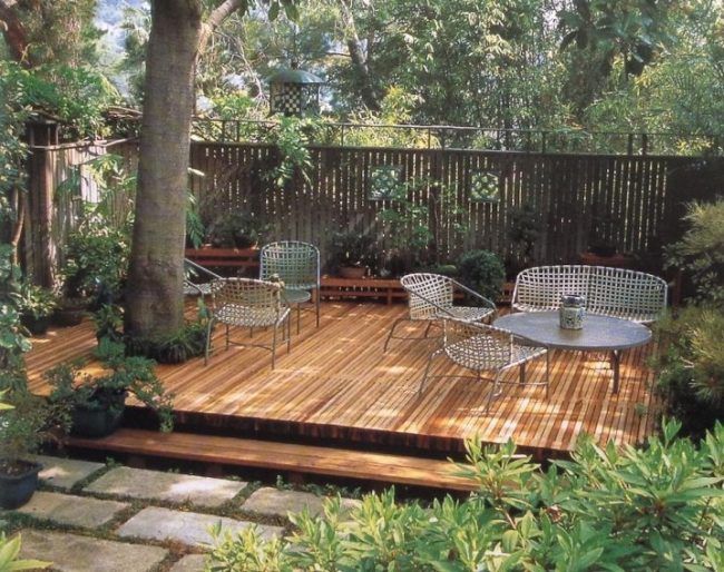 Enhancing Your Outdoor Space: Creative
Backyard Designs Around Trees