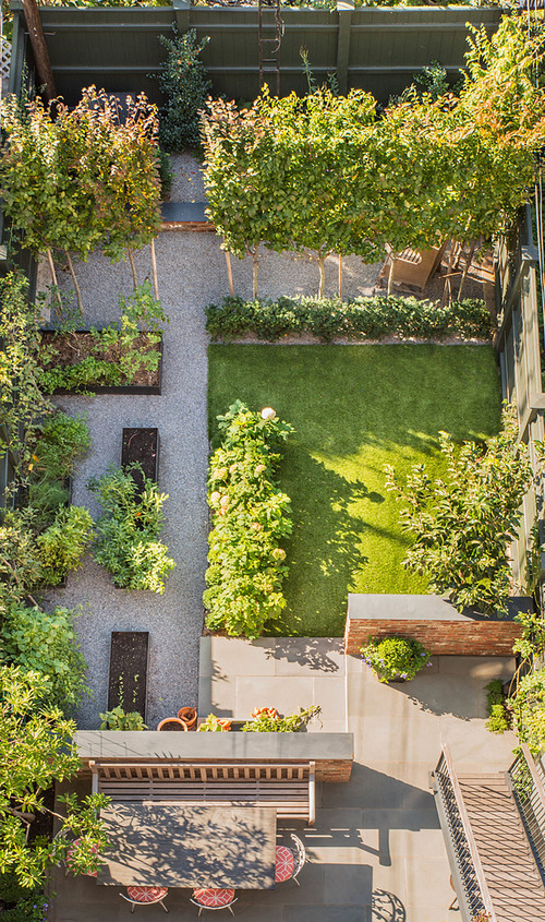 Maximizing Space: Small Urban Backyard
Design Tips for City Dwellers