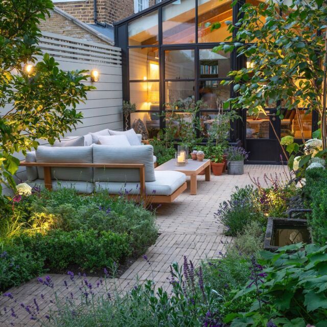 Maximizing Space: The Art of Small Urban
Backyard Design