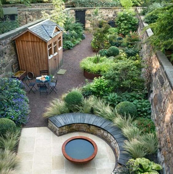 Maximizing Your Space: Narrow Backyard
Design Tips for a Stunning Outdoor Oasis