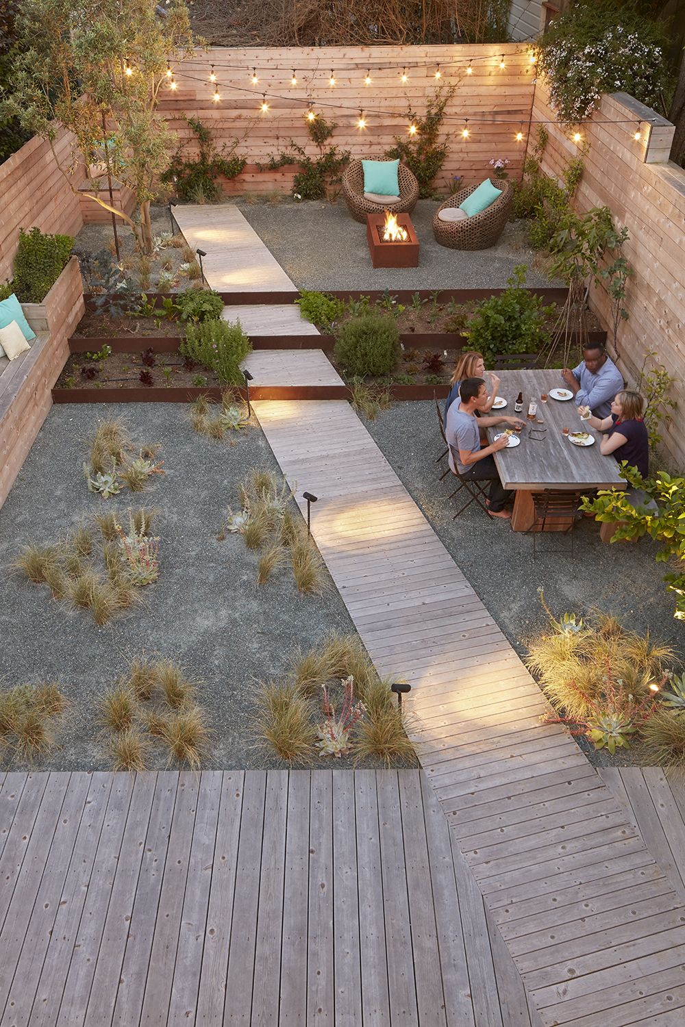 Out-of-the-Box Backyard Design:
Unleashing Creativity in Your Outdoor Space