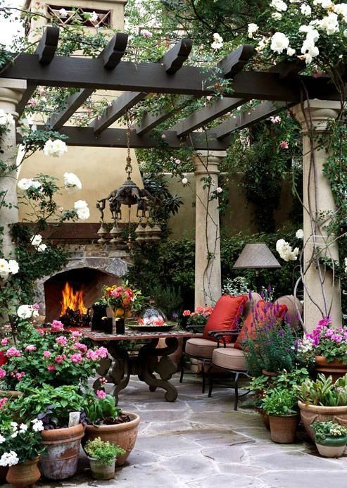 Creating the Perfect Backyard Oasis:
Stunning Landscape Designs to Transform Your Outdoor Space