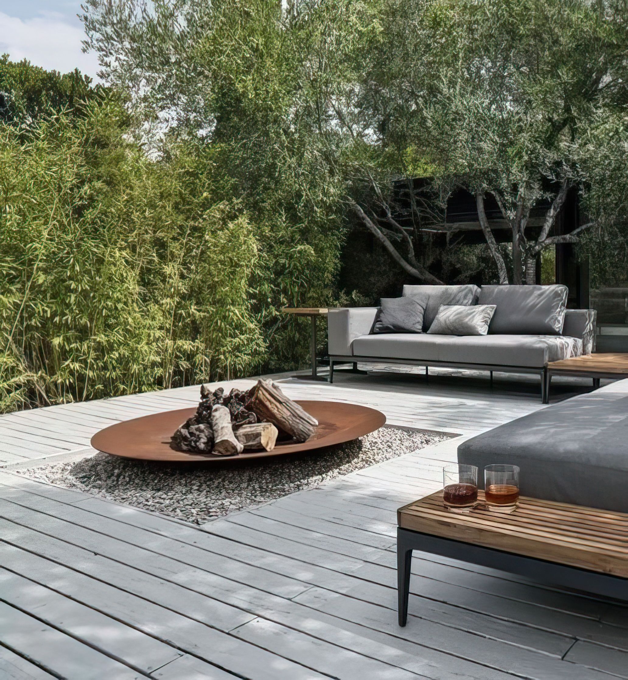 Revamp Your Outdoor Space: 5 Modern
Backyard Design Ideas to Elevate Your Home