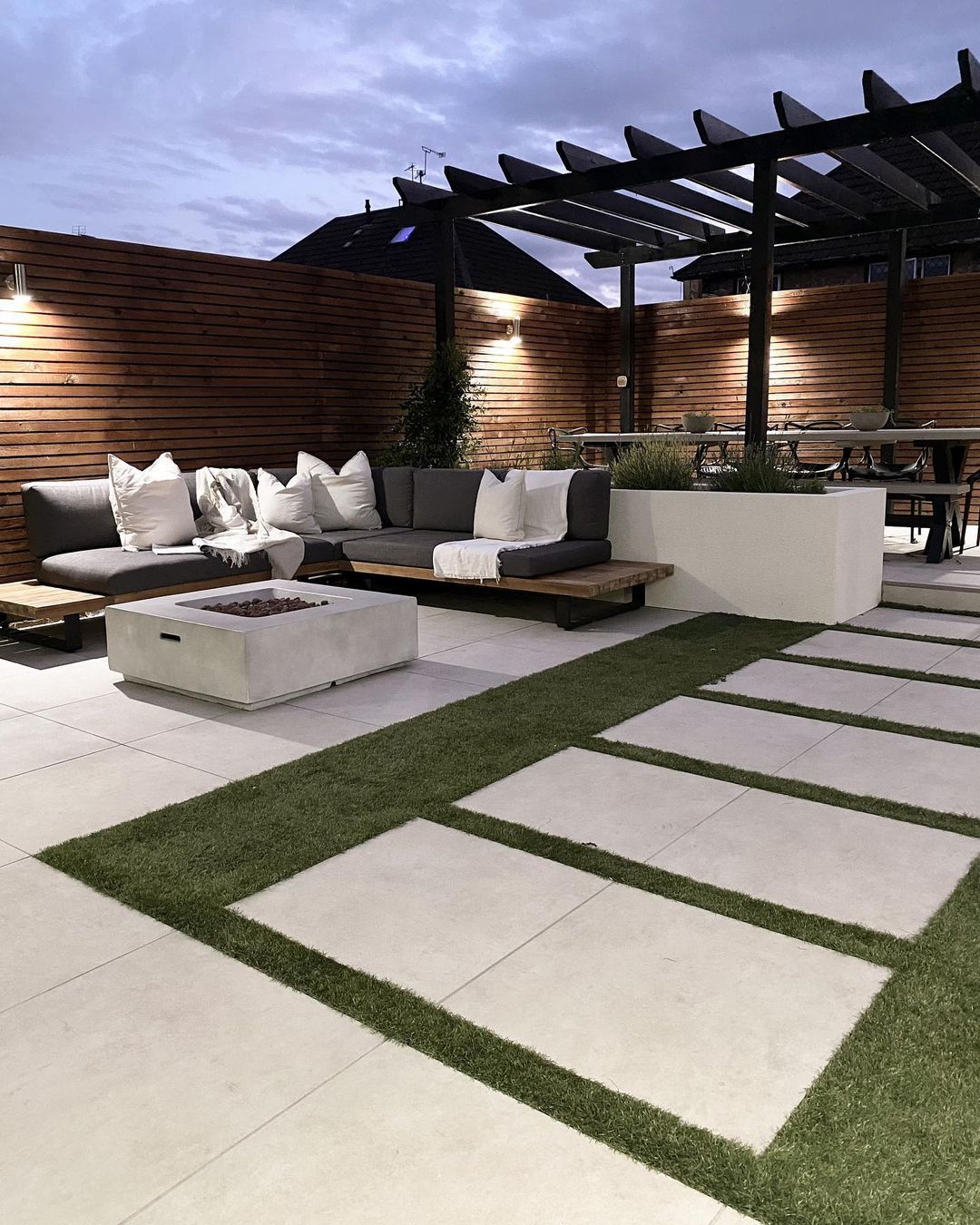 Revamp Your Outdoor Space: Modern Trends
in Backyard Landscaping