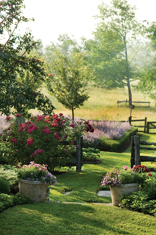 Rustic Charm: Creating a Country-Inspired
Backyard Design